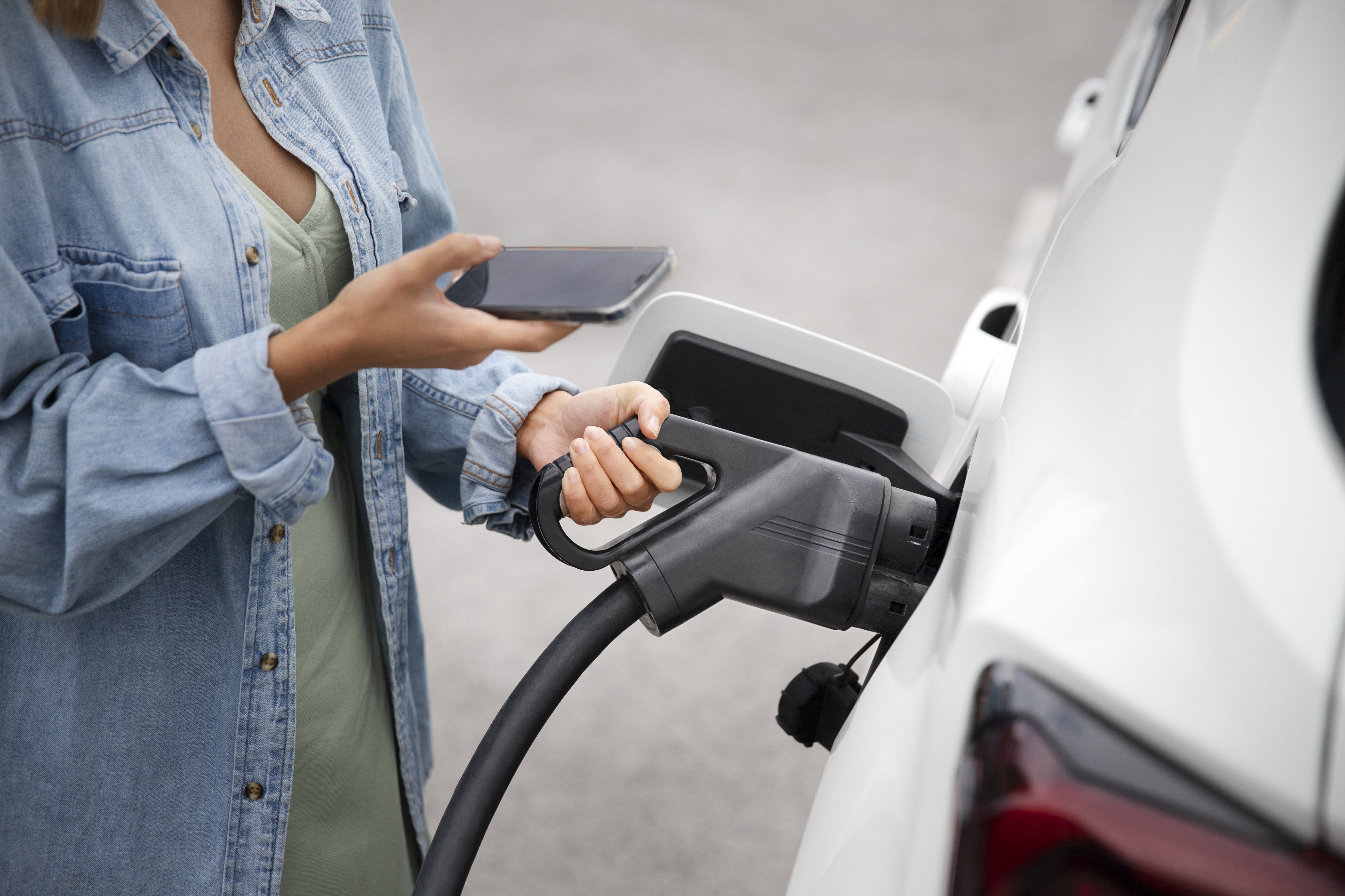 União Europeia aprova regras e metas para a infraestrutura de carregamento de veículos elétricos